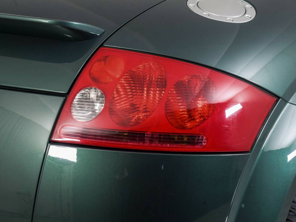 Immagine 27/50 di Audi TT 1.8 T (2001)
