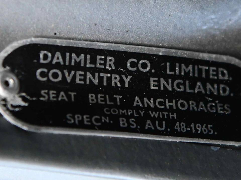 Image 26/50 de Daimler V8-250 (1968)
