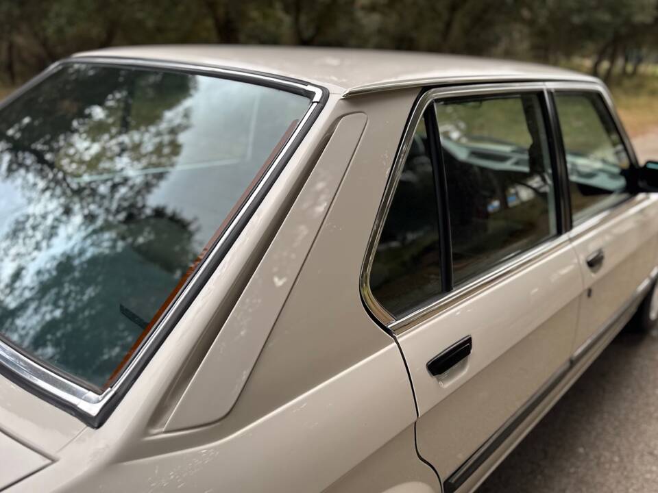 Bild 6/47 von BMW 528i (1986)