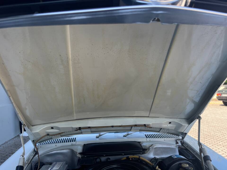 Image 24/26 of Mercedes-Benz 350 SL (1974)