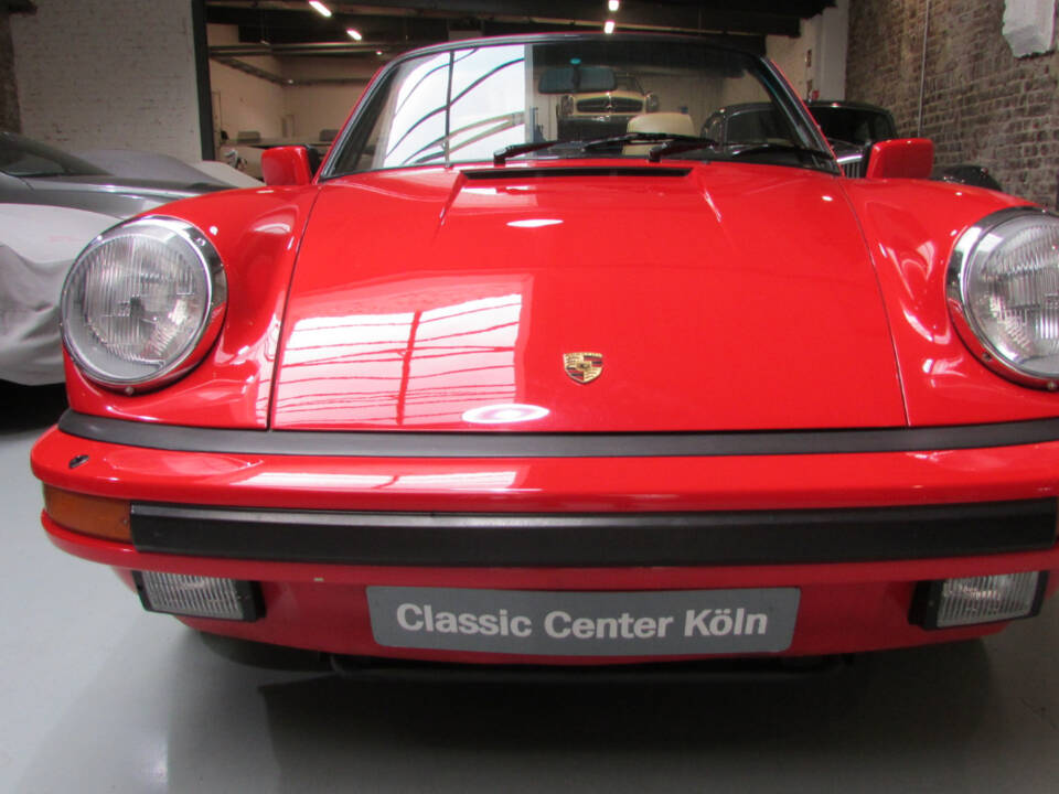 Bild 8/22 von Porsche 911 Carrera 3.2 (1986)