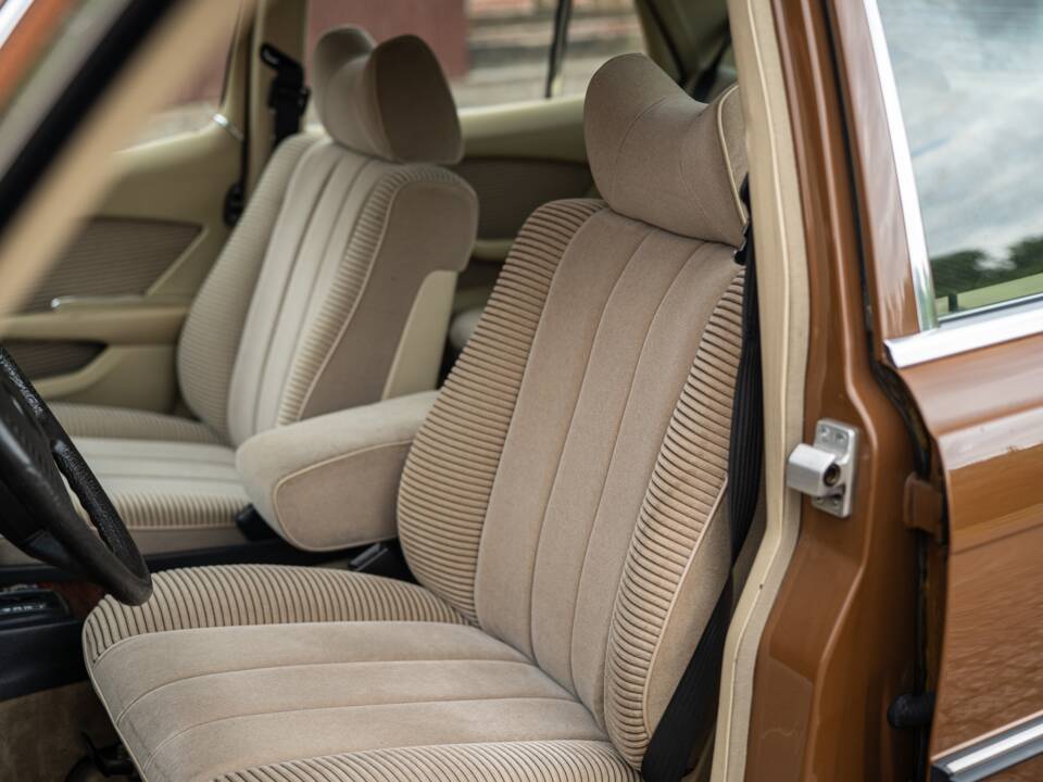 Image 23/81 of Mercedes-Benz 280 SE (1979)