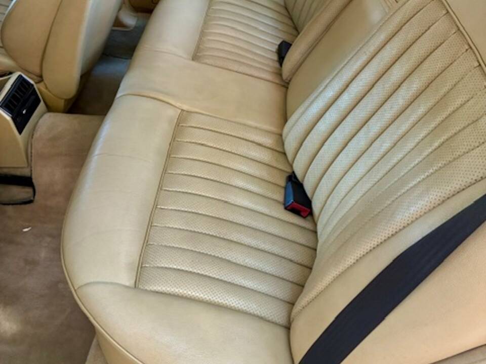 Afbeelding 40/73 van Mercedes-Benz 380 SE (1984)
