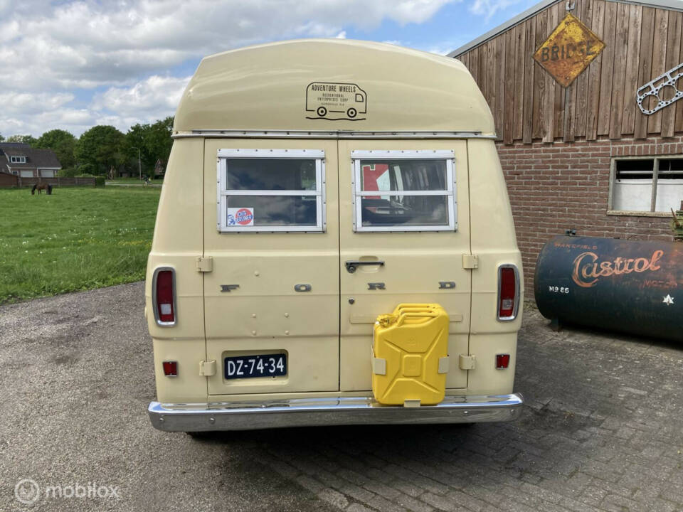 Image 33/50 of Ford Econoline E 300 (1971)