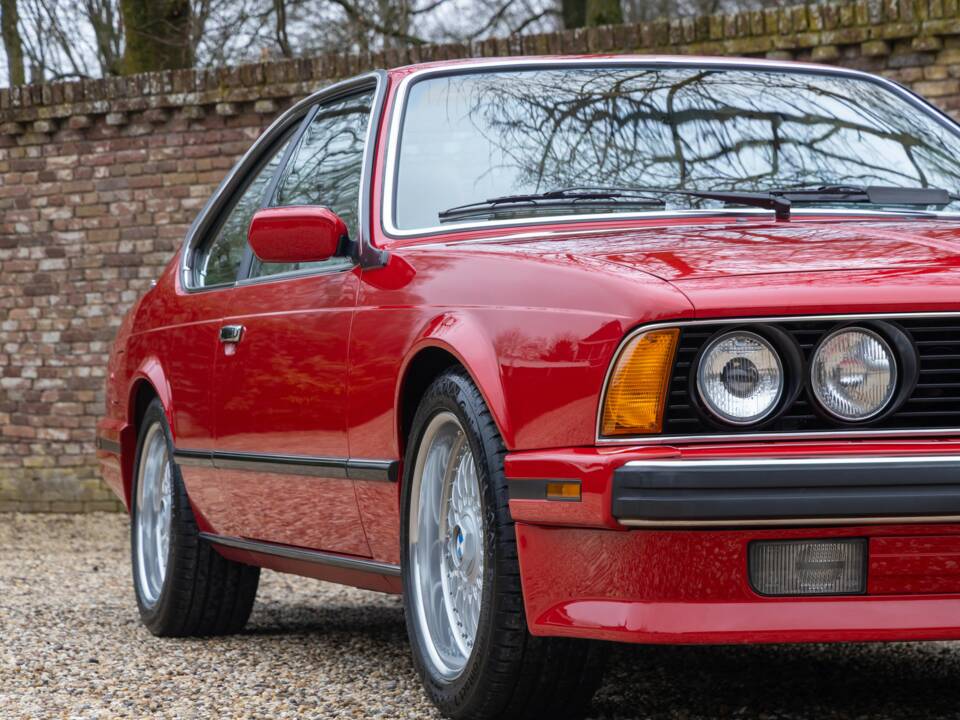 Afbeelding 42/50 van BMW M6 (1988)