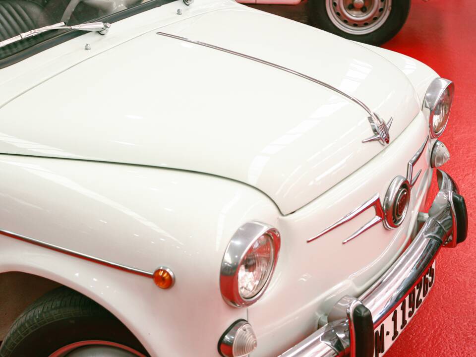 Image 4/32 of SEAT 600 D (1968)