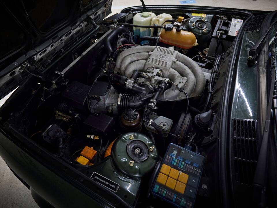 Image 90/90 of BMW 325i (1987)
