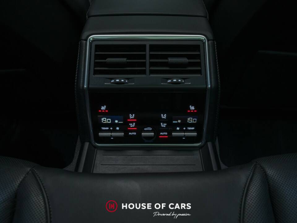 Image 20/24 of Porsche Panamera Turbo (2018)