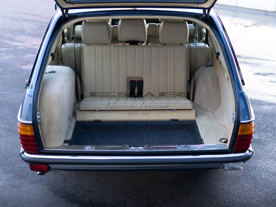 Bild 20/36 von Mercedes-Benz 280 TE (1981)