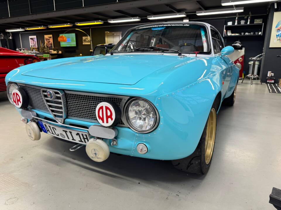 Bild 37/100 von Alfa Romeo 1750 GT Veloce (1968)