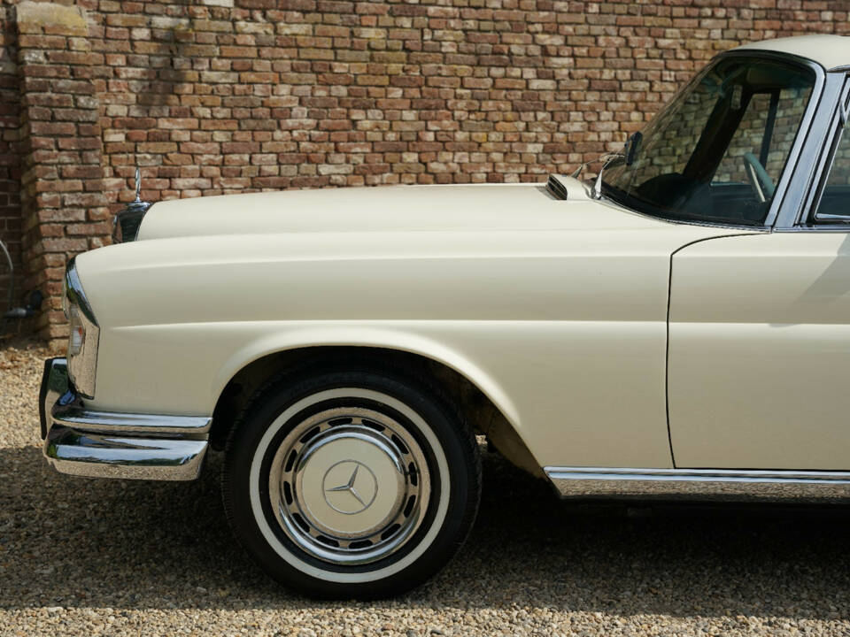 Image 12/50 of Mercedes-Benz 280 SE (1968)