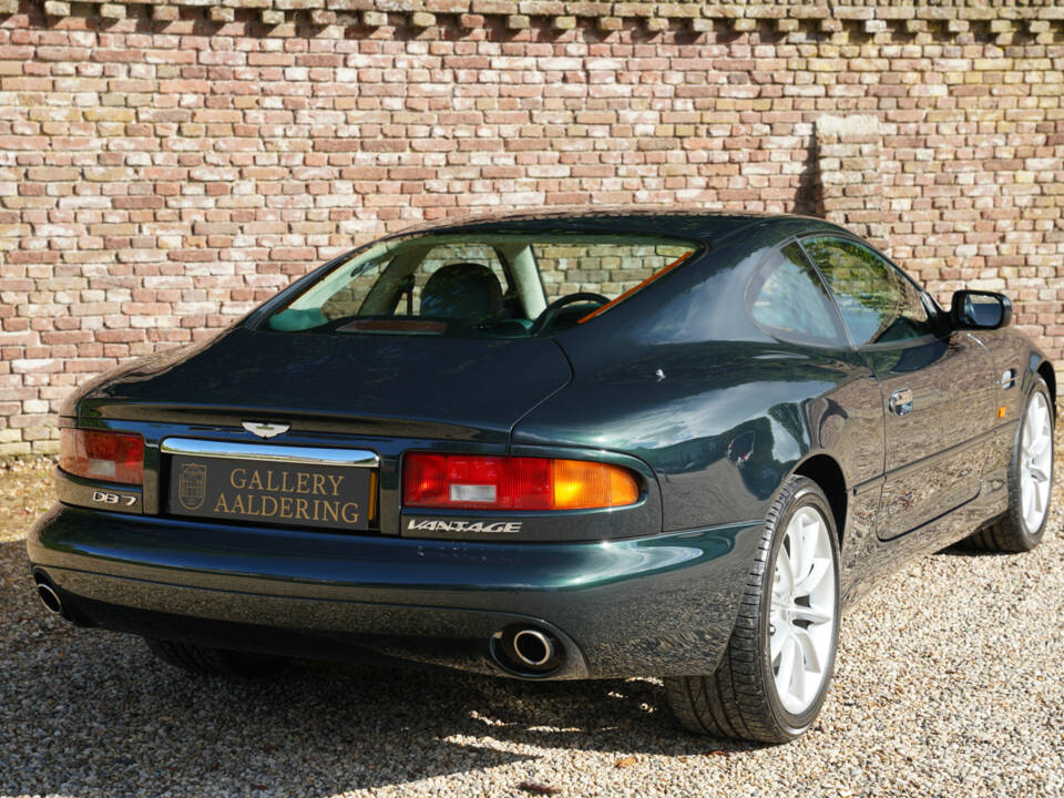 Image 28/50 de Aston Martin DB 7 Vantage (2001)