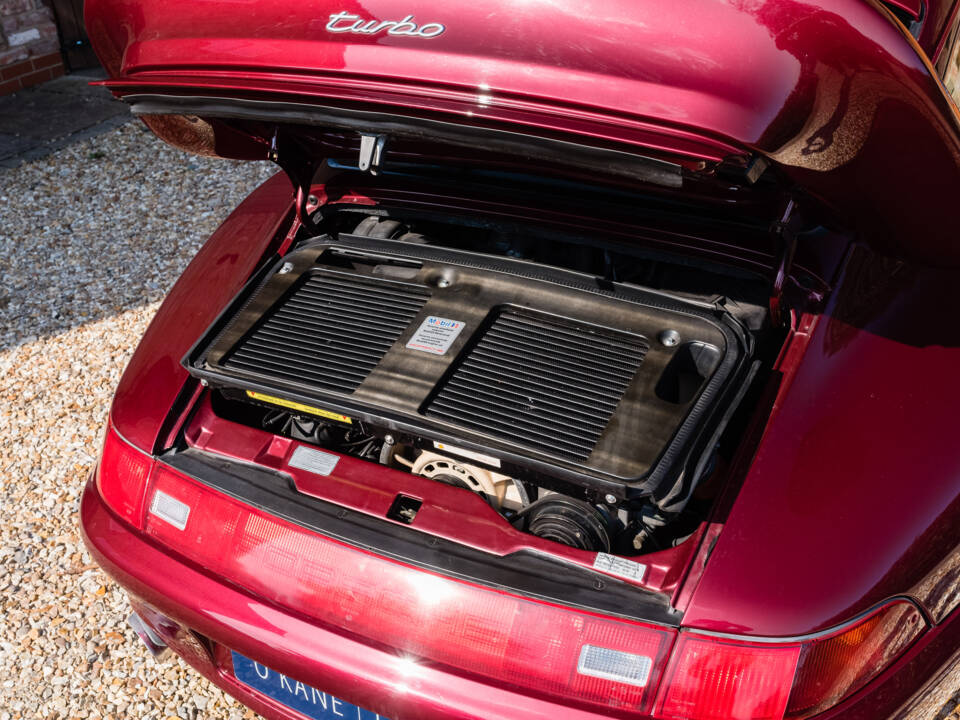 Immagine 44/50 di Porsche 911 Turbo (1995)