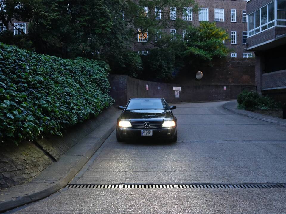 Image 98/100 of Mercedes-Benz SL 600 (1998)