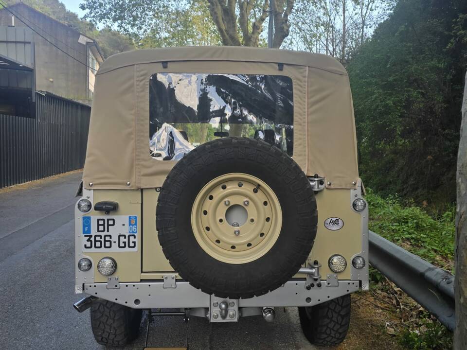 Bild 35/57 von Land Rover 110 (1989)