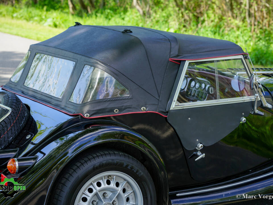 Image 46/54 of Morgan Plus 8 (1992)