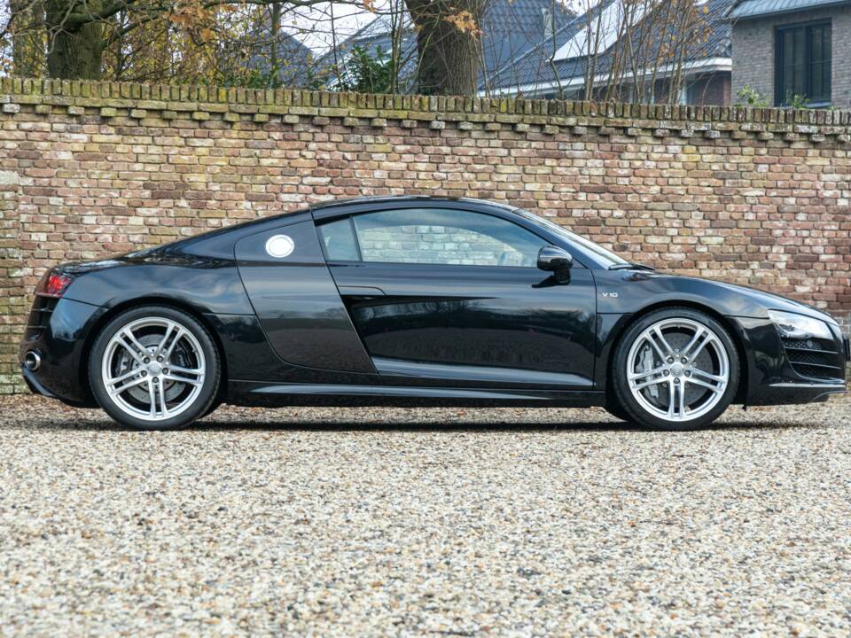 Image 30/50 de Audi R8 V10 (2011)