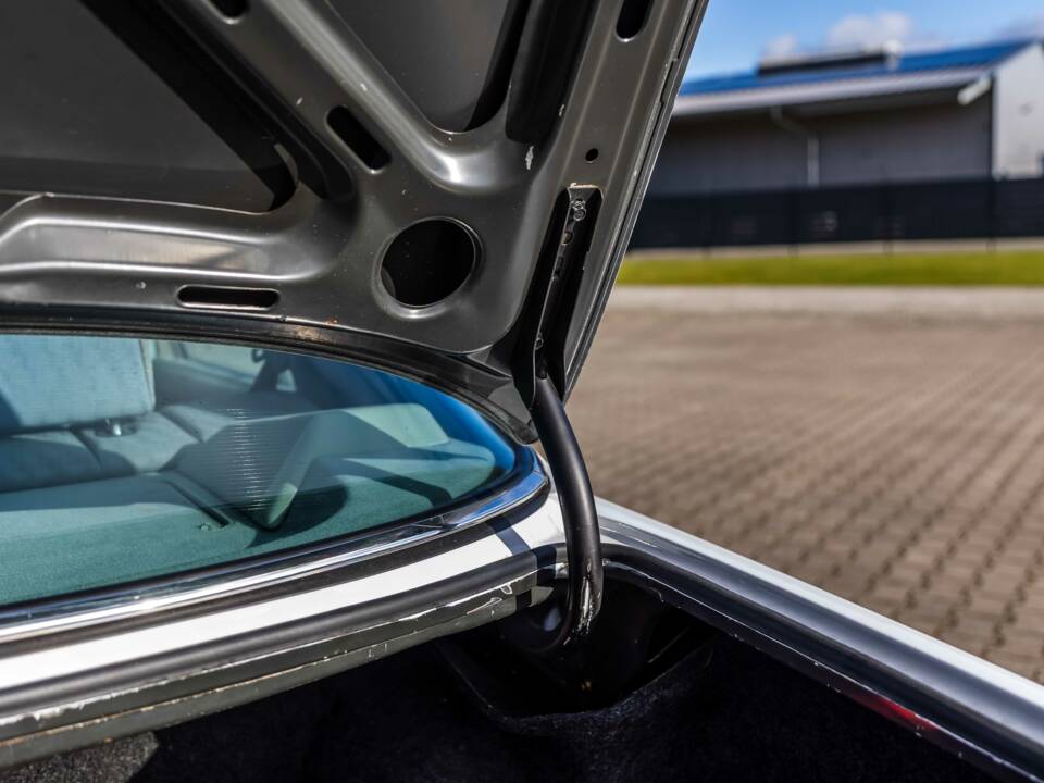 Image 152/175 of Mercedes-Benz 420 SE (1986)