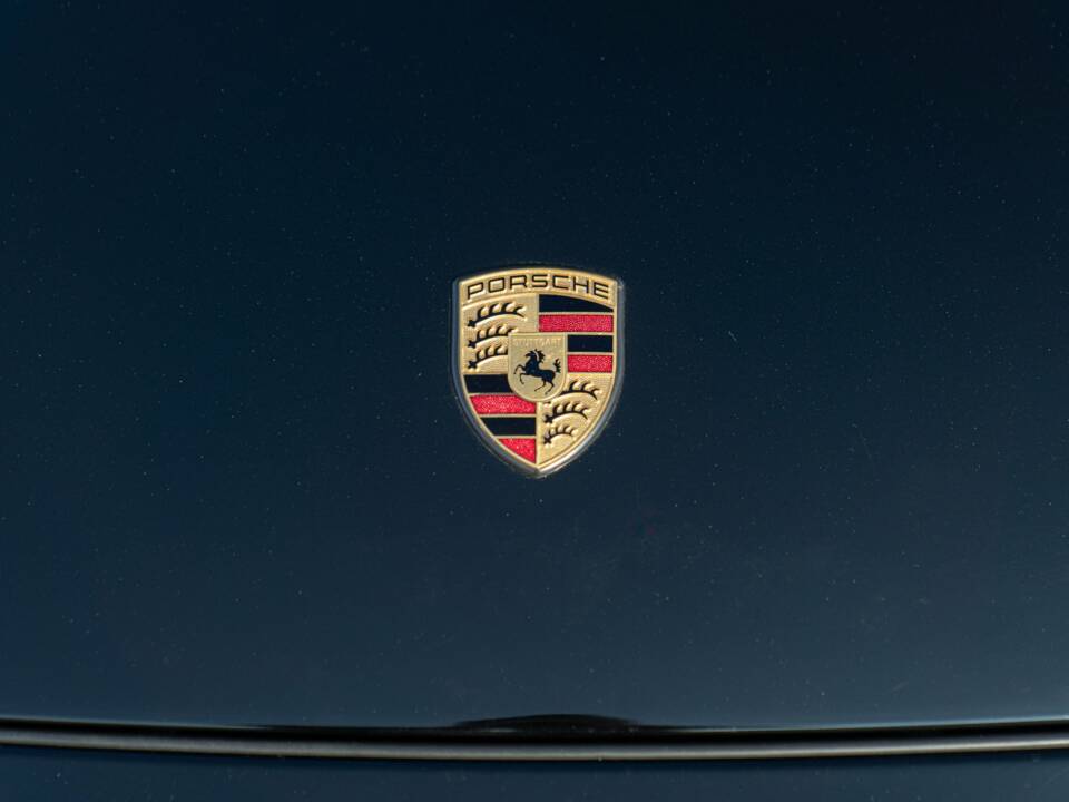 Image 25/50 of Porsche 911 Carrera (1996)