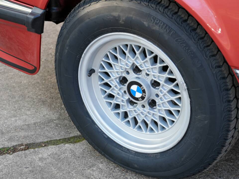 Bild 39/46 von BMW 635 CSi (1981)