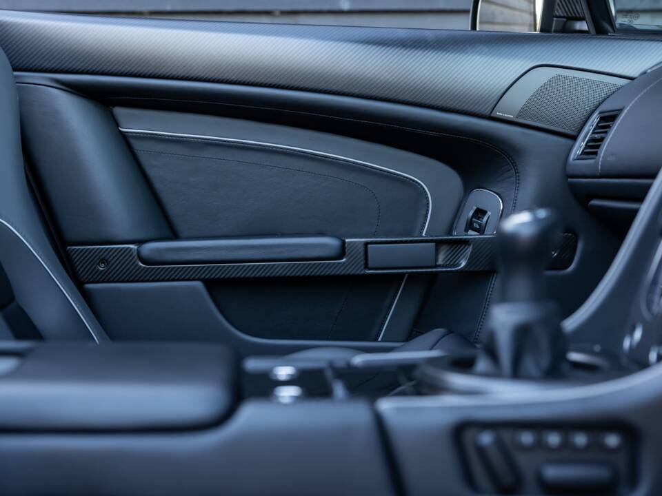 Image 40/53 of Aston Martin V12 Vantage AMR Roadster (2018)