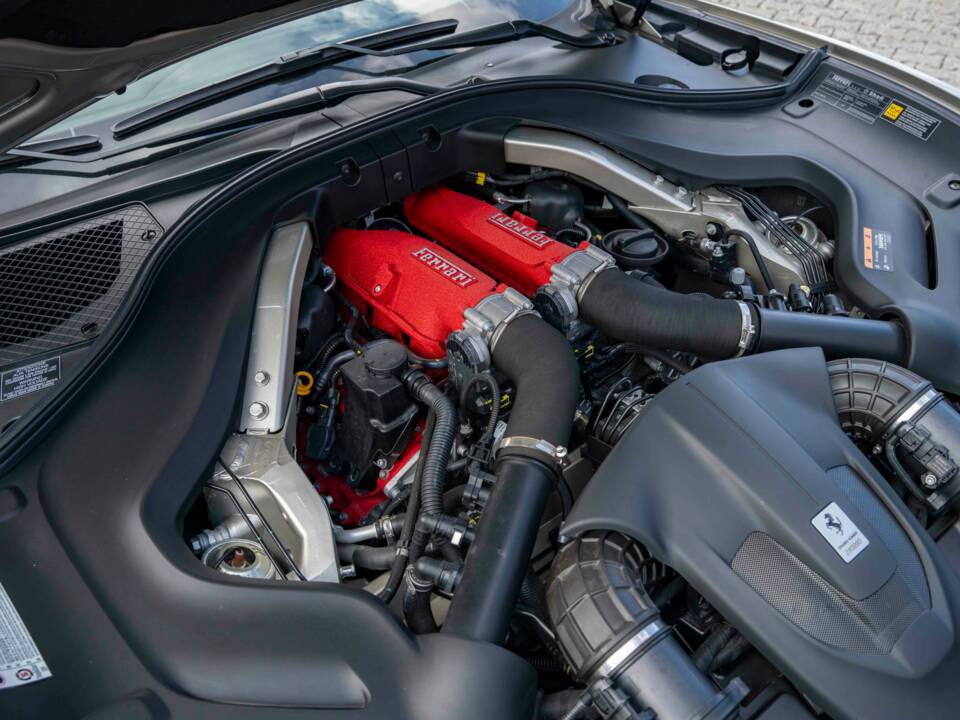 Image 32/44 of Ferrari Portofino M (2022)
