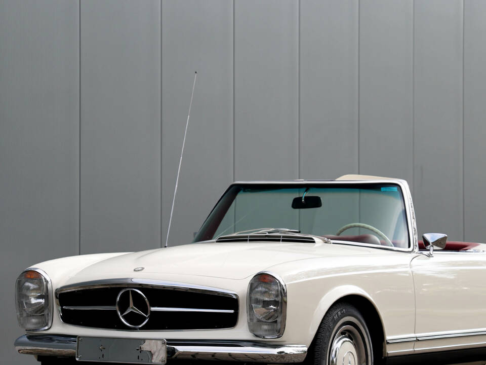 Image 20/56 de Mercedes-Benz 280 SL (1969)