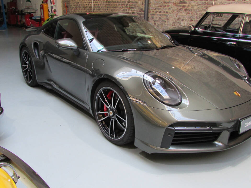 Image 2/20 of Porsche 911 Turbo (2022)