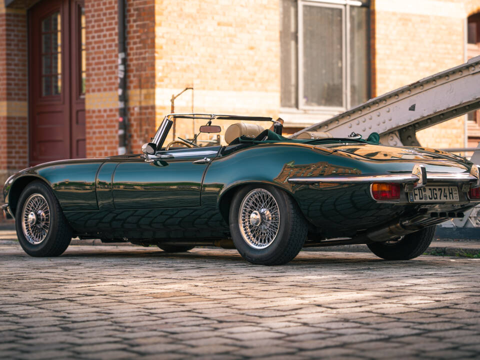 Bild 4/30 von Jaguar E-Type V12 (1974)