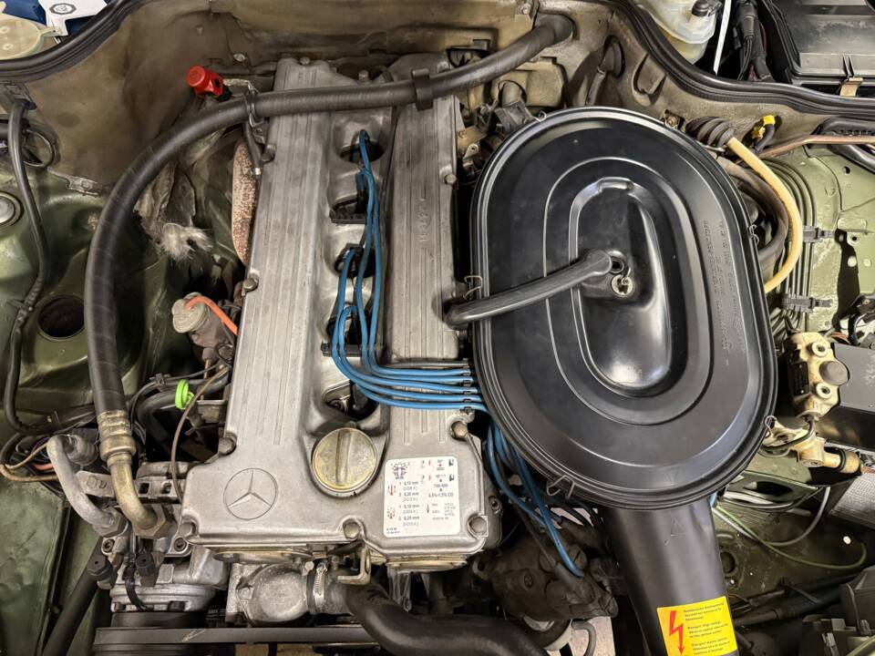Image 5/19 of Mercedes-Benz 280 SEL (1983)