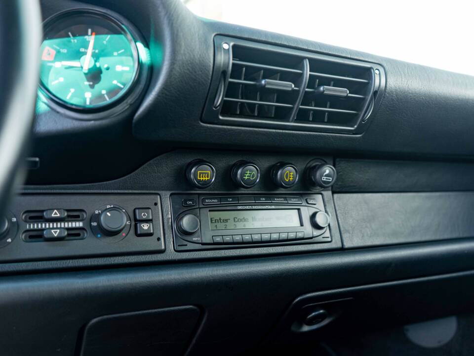 Image 19/46 of Porsche 911 Carrera 4 (1992)