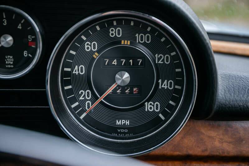 Image 18/32 of Mercedes-Benz 300 SEL 6.3 (1971)