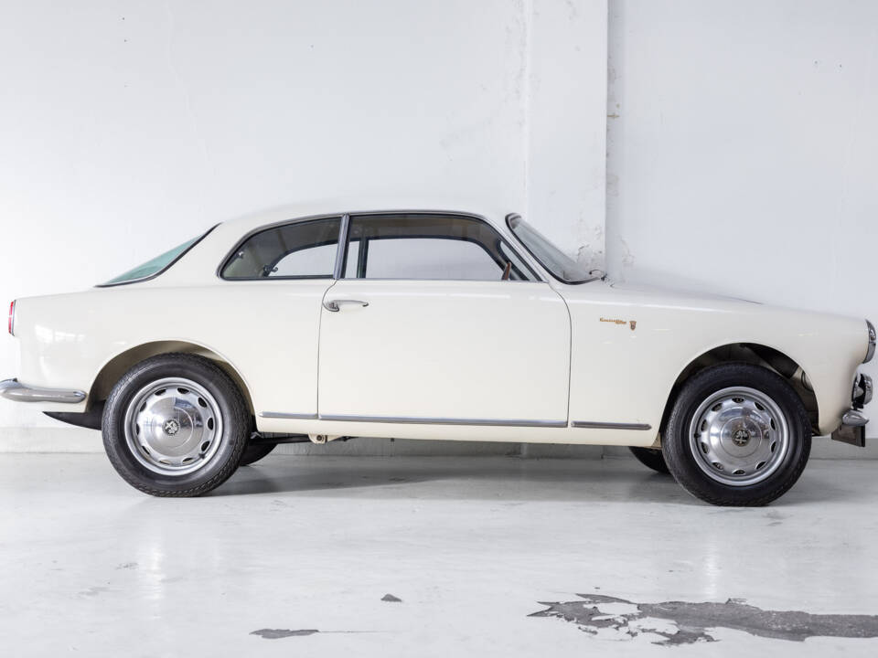 Image 3/31 de Alfa Romeo Giulietta Sprint (1957)