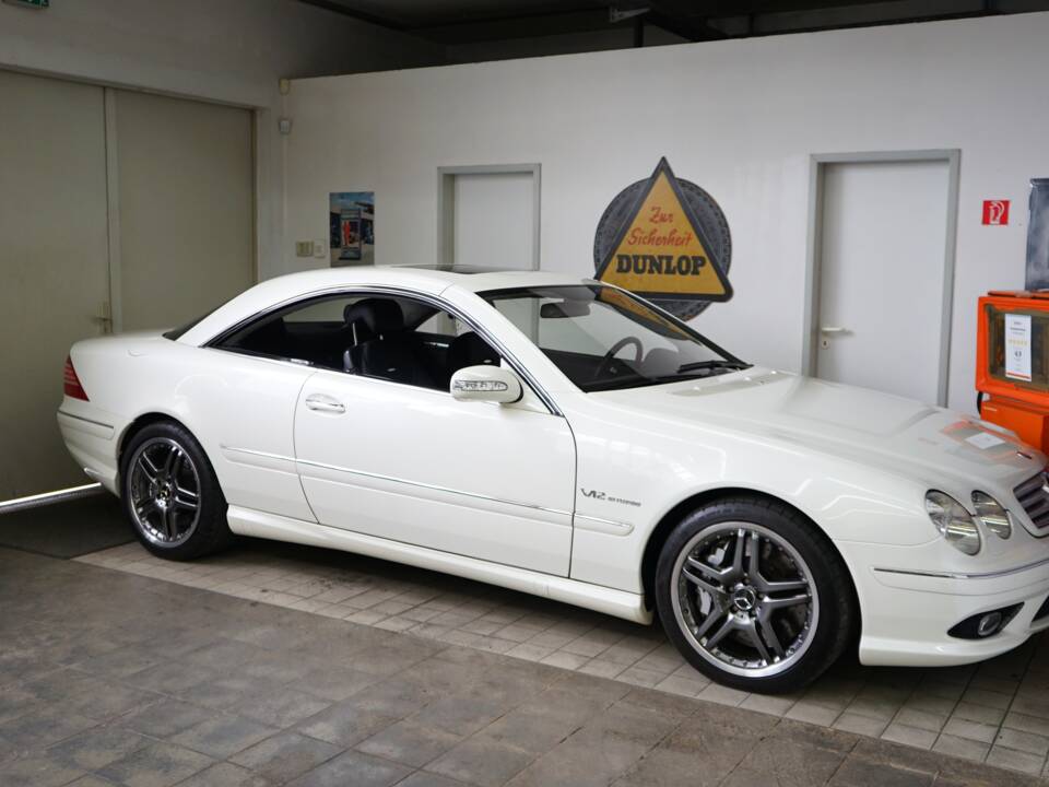 Afbeelding 32/37 van Mercedes-Benz CL 65 AMG (2005)