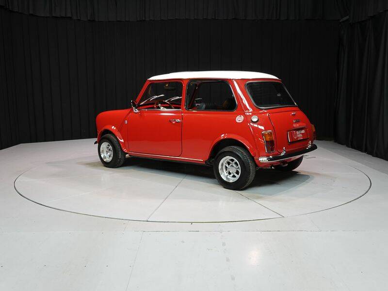 Image 4/15 of Mini 850 (1975)