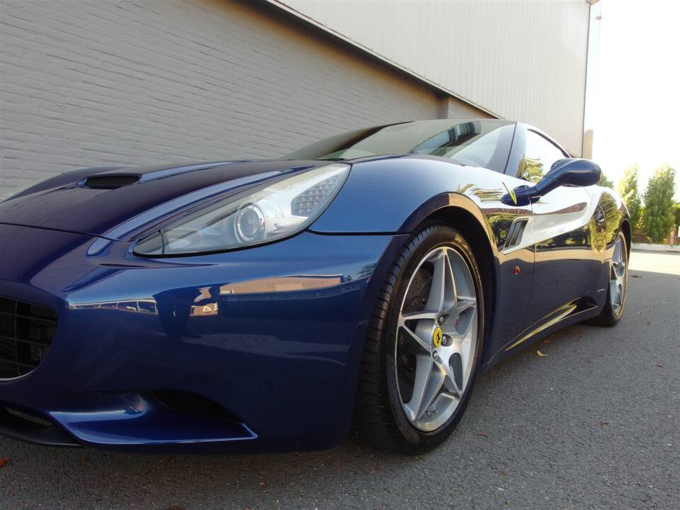 Bild 31/99 von Ferrari California (2009)
