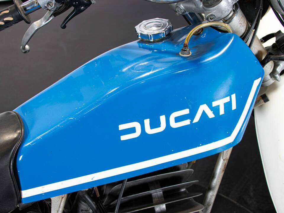 Image 42/50 of Ducati DUMMY (1976)