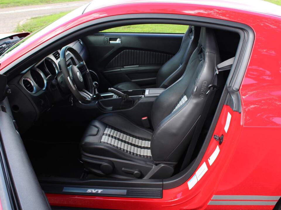 Afbeelding 10/29 van Ford Mustang Shelby GT 500 (2011)