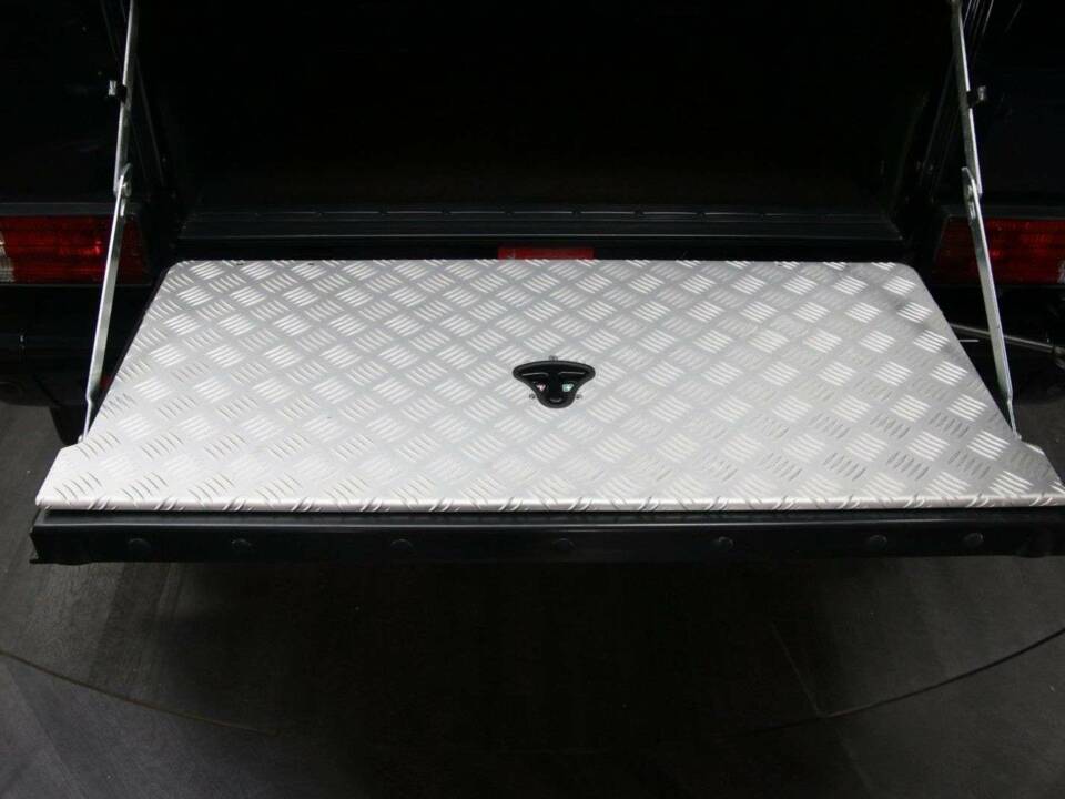 Imagen 46/50 de Mercedes-Benz G 500 (SWB) (2006)