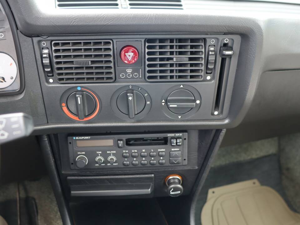 Image 47/50 of BMW 323i (1980)