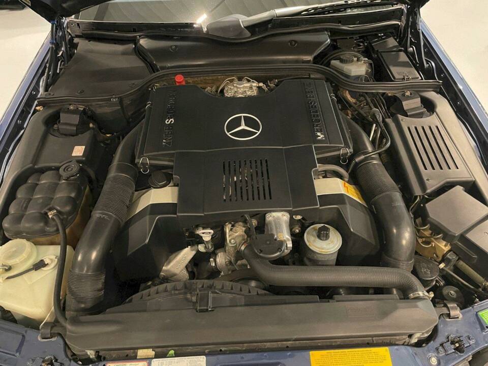 Image 29/36 of Mercedes-Benz 500 SL (1992)