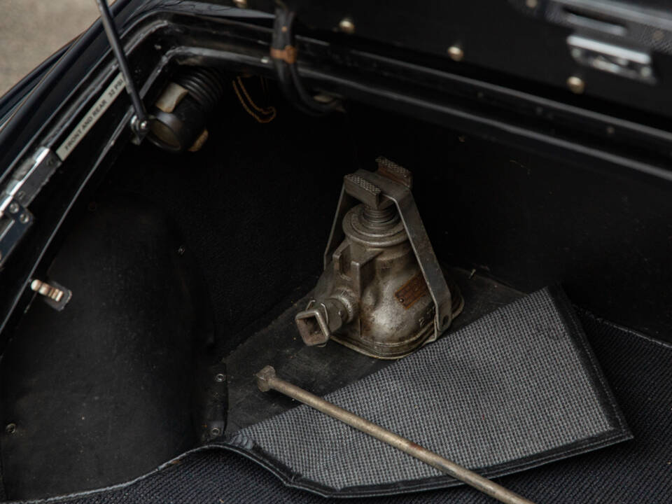 Image 50/50 of Bentley 4 1&#x2F;4 Litre (1938)
