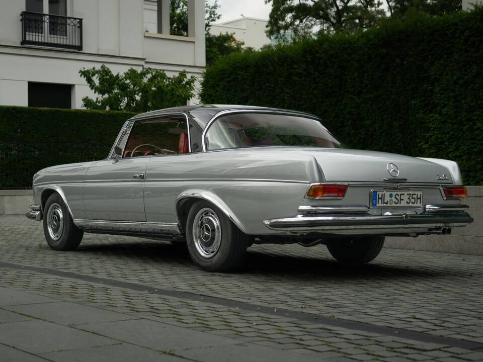 Image 25/95 of Mercedes-Benz 280 SE 3,5 (1970)