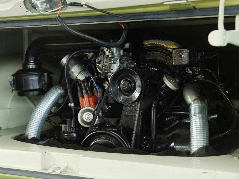 Image 32/47 of Volkswagen T1 minibus (1961)