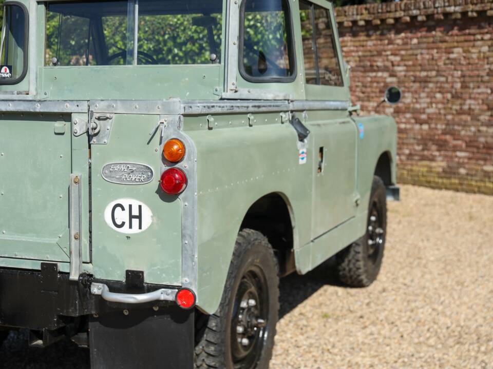 Image 25/50 of Land Rover 88 (1965)