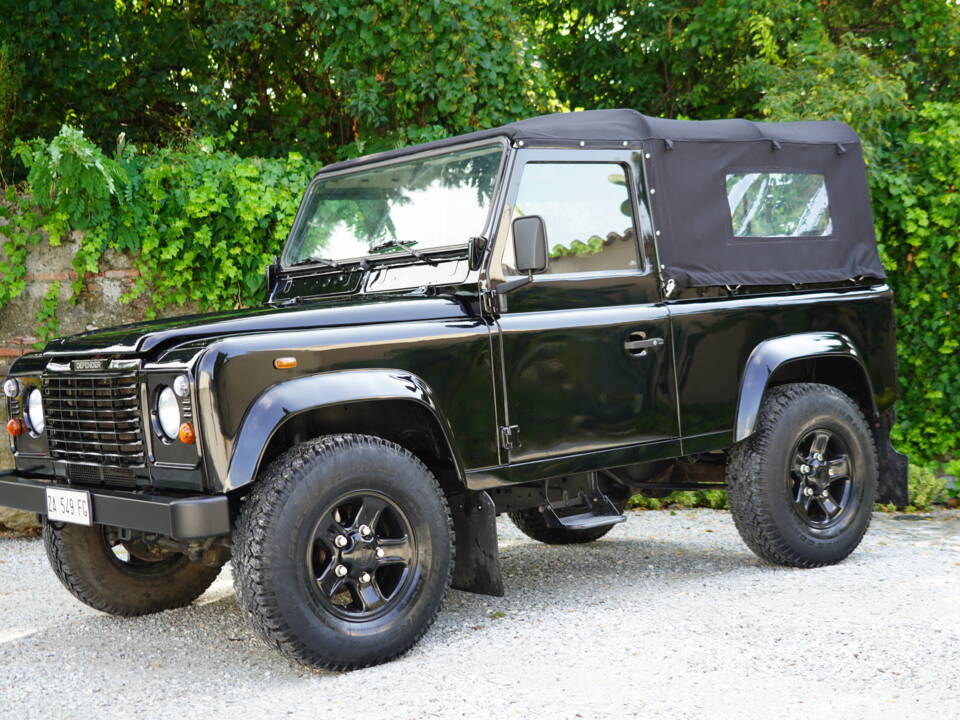 Bild 16/97 von Land Rover Defender 90 Td5 (2000)