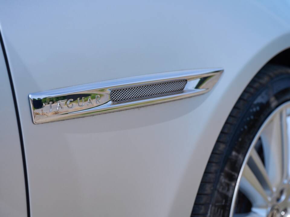 Bild 14/50 von Jaguar XJ 5.0 (2012)