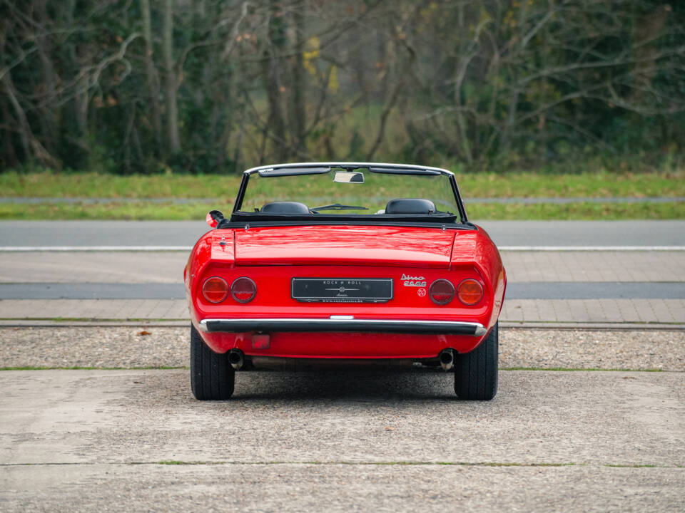 Image 13/39 of FIAT Dino 2400 Spider (1970)