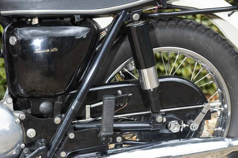 Image 31/45 of Triumph Bonneville T120TT (1967)