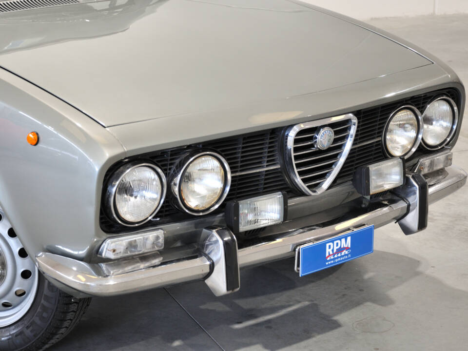 Bild 26/39 von Alfa Romeo 2000 Berlina (1973)